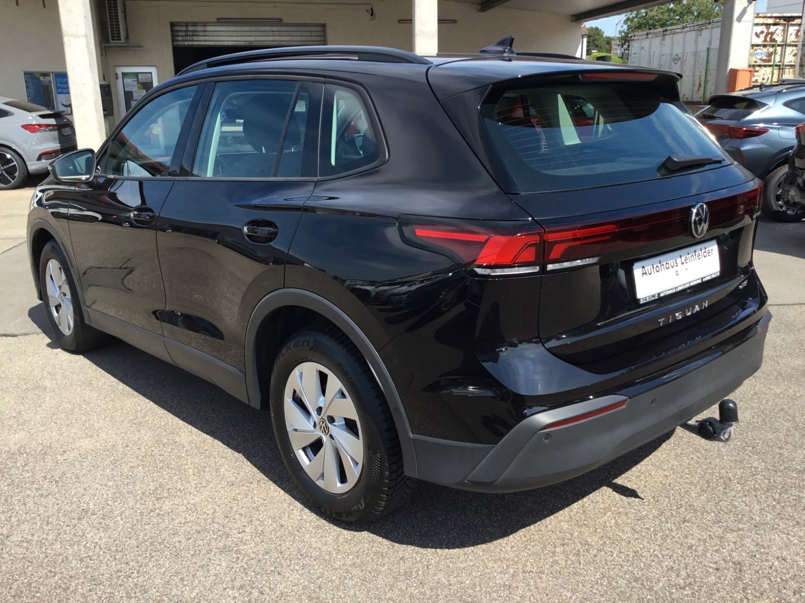 Fahrzeugabbildung Volkswagen Tiguan 1.5 eTSI DSG+AHK+LED+AppConnect+Sitzheizu
