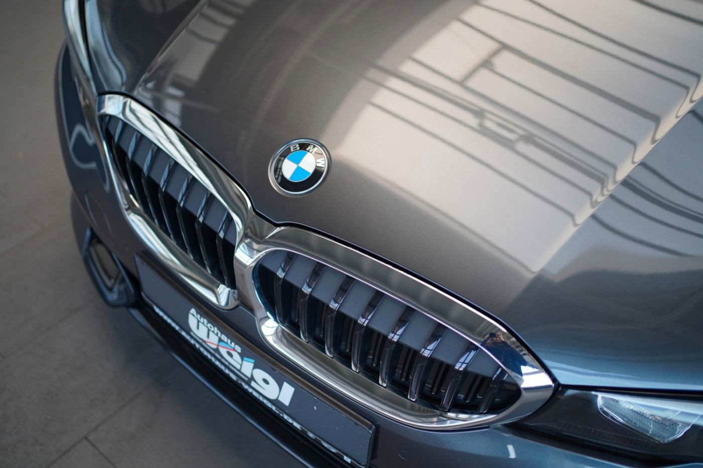 Fahrzeugabbildung BMW 320i Sport Line +DAB+PDC+Sportsitze+Alarmanlage+