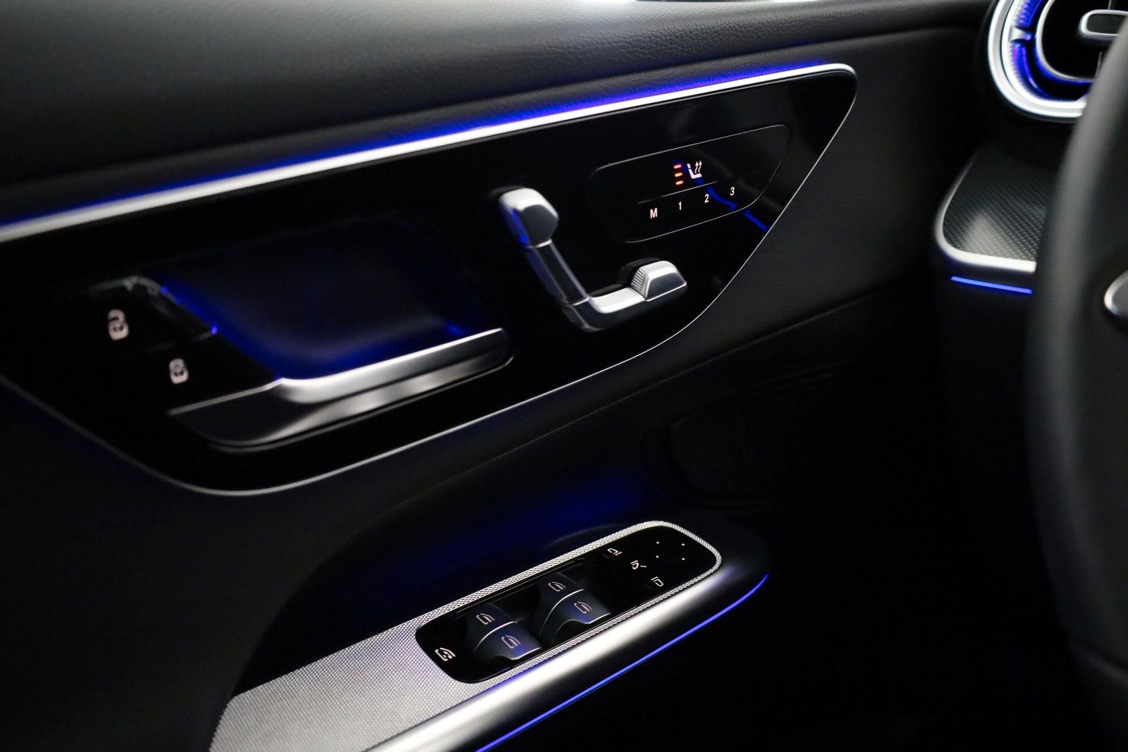 Fahrzeugabbildung Mercedes-Benz GLC 300 de 4M Avantgarde,Leder,Navi,360°,AHK,+WR