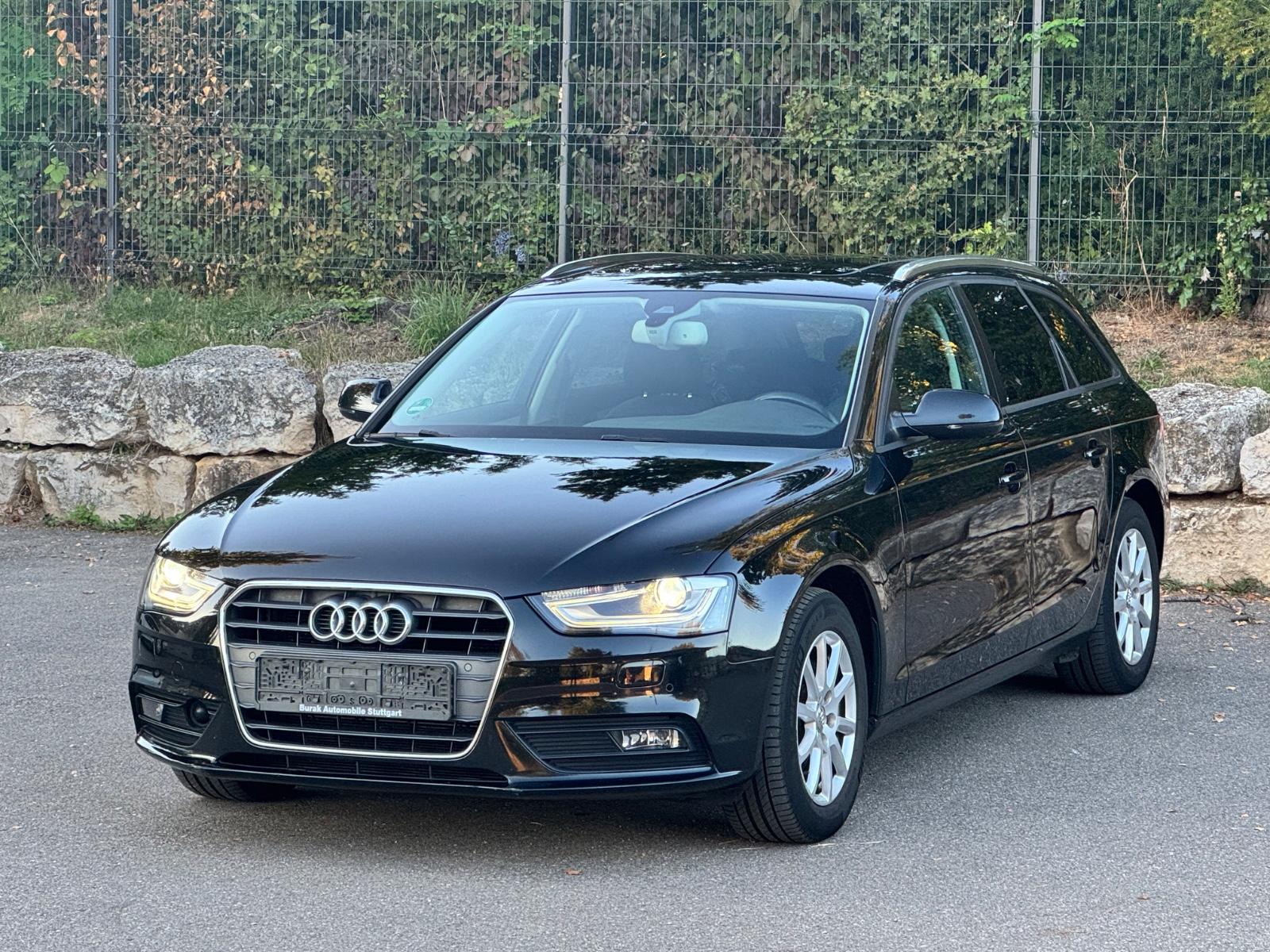 Audi A4 Avant 2.0 TDI Attraction /Panorama/Navi/Xenon