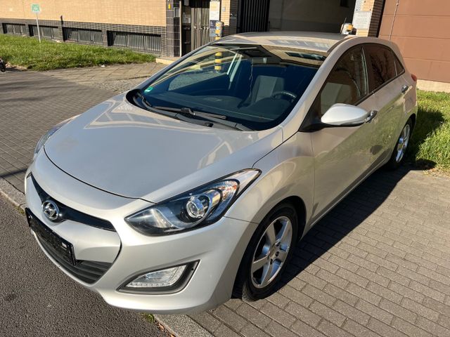 Hyundai i30 1.4 Trend *2.Hand*