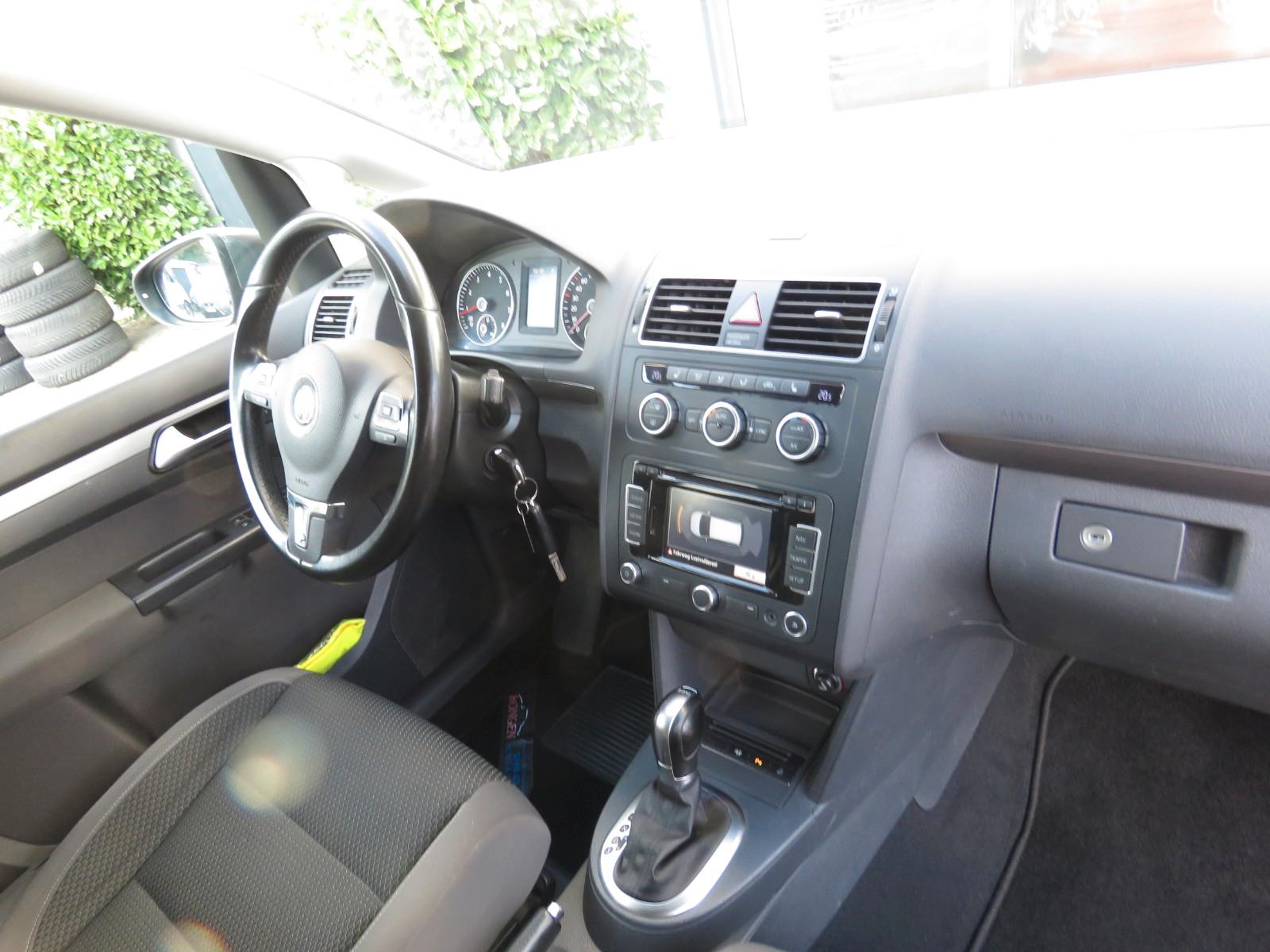 Volkswagen Touran Comfortline / AUTOMATIK / 7 SITZER