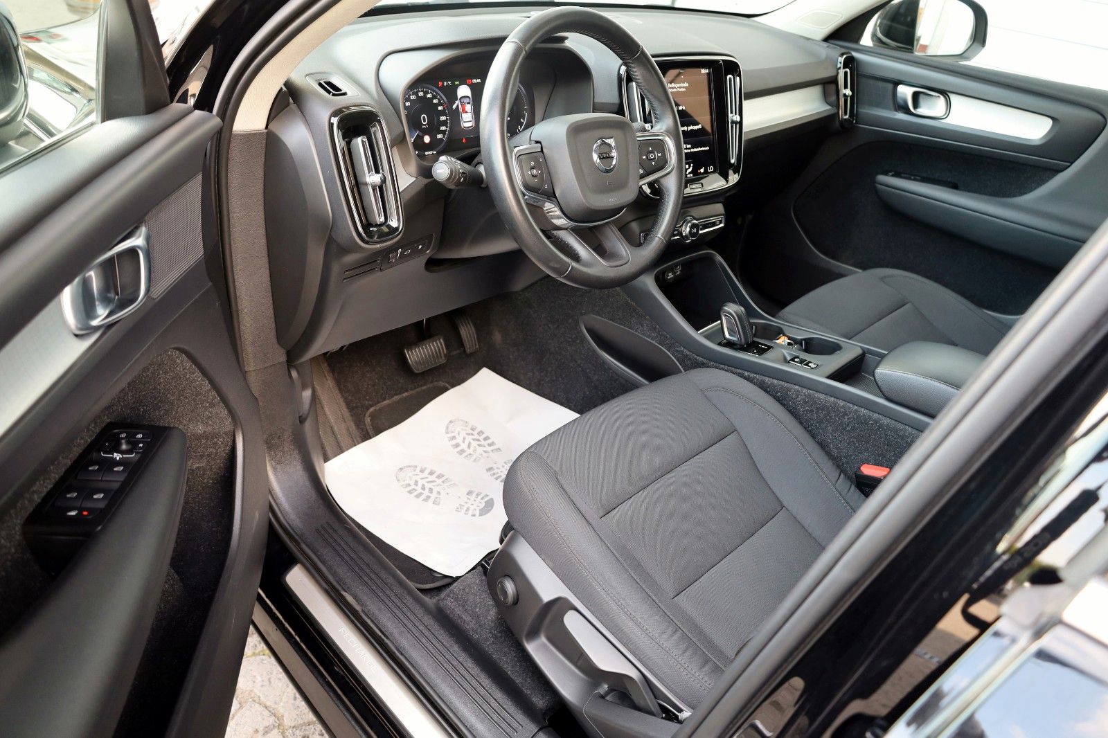 Fahrzeugabbildung Volvo XC40  Inscription T4, Navi,LED,SH,Kamera,Carplay