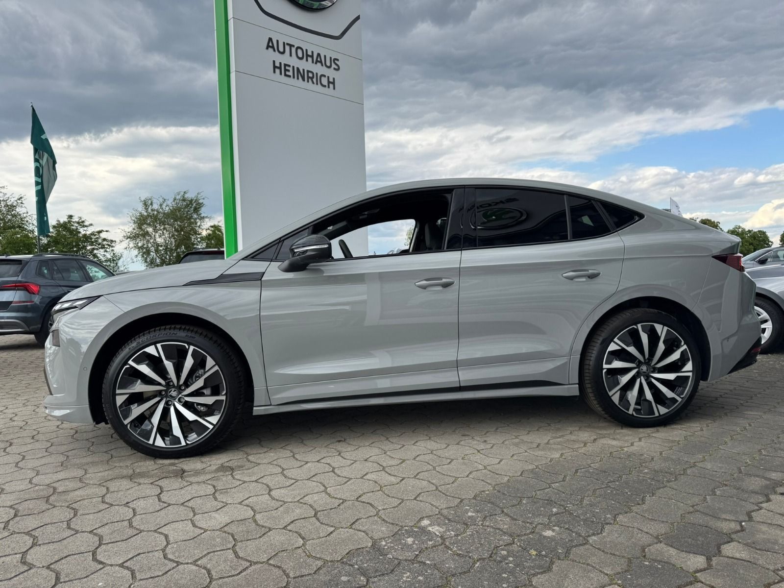 Fahrzeugabbildung SKODA Enyaq Coupé Sportline 85*360°Cam*AHK*Head-Up*21Z