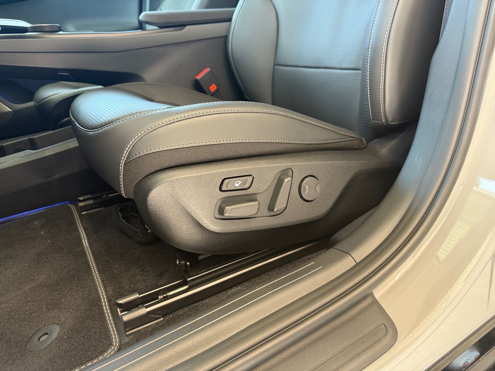 Fahrzeugabbildung Kia EV6 PE EARTH 84 AWD WP CO AS DR SD DE