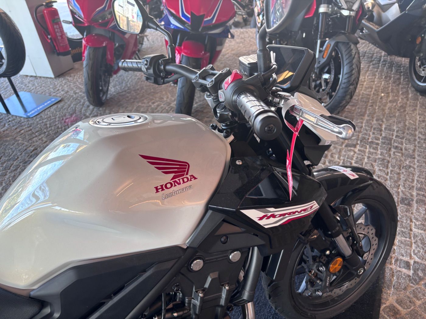 Fahrzeugabbildung Honda CB 500 Hornet 2025