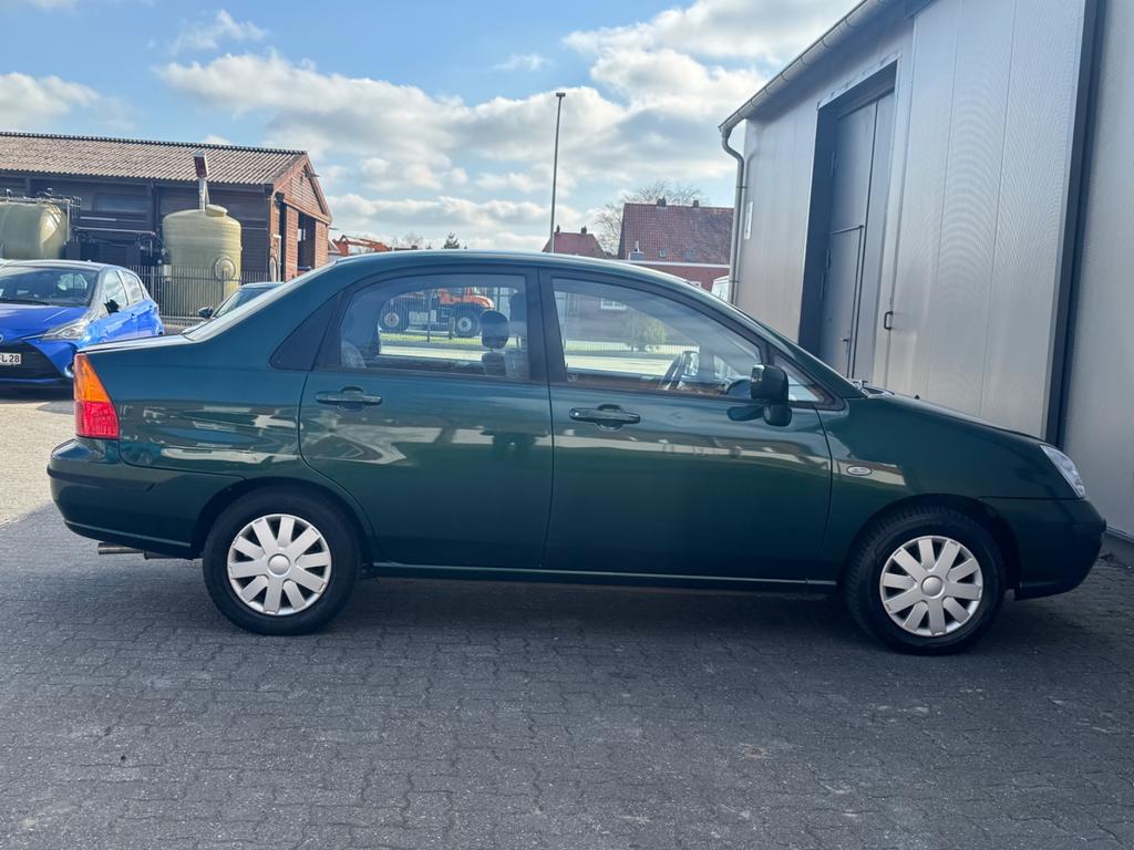 Suzuki Liana