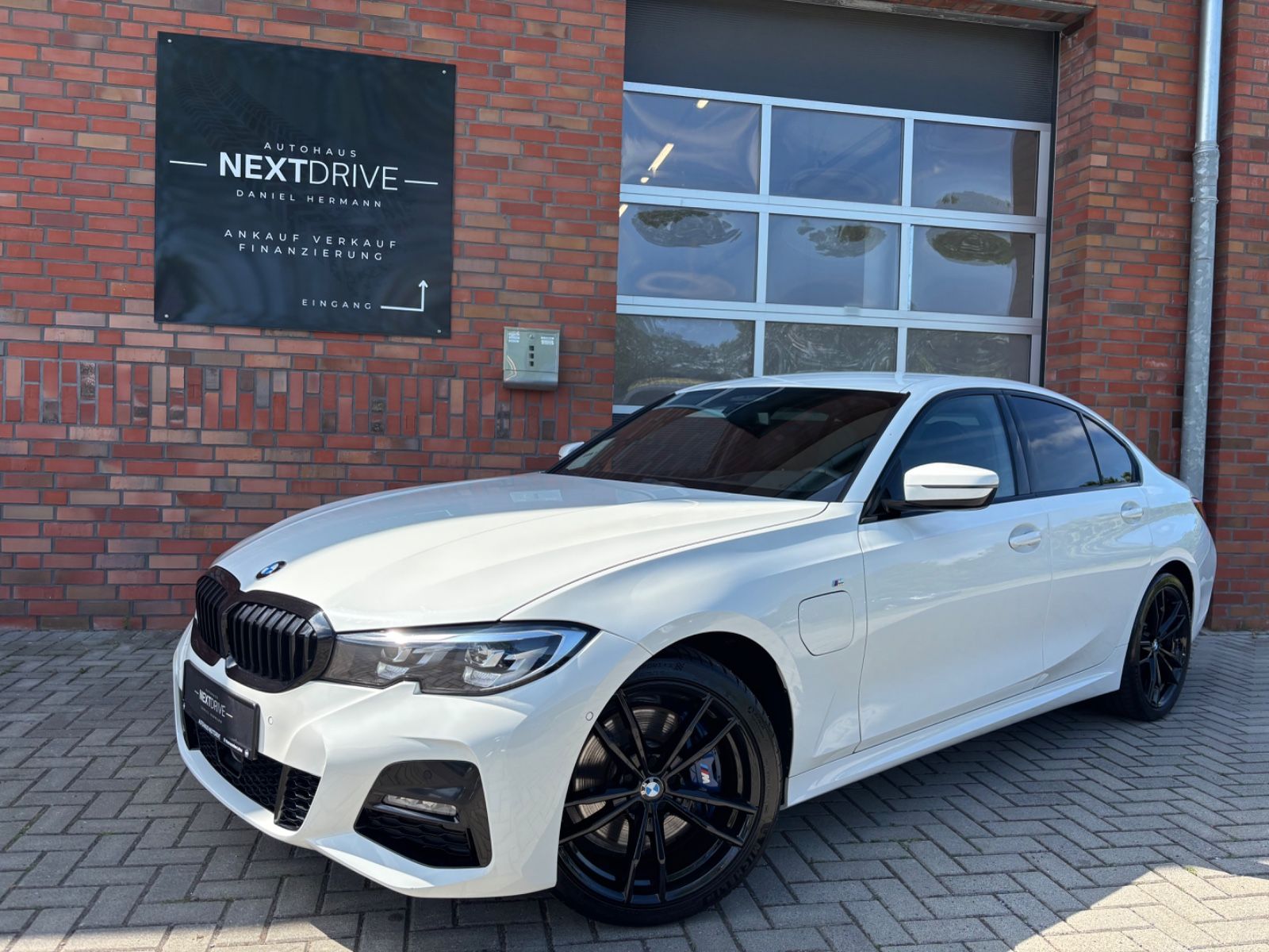 BMW 330e Limousine *M Sport*Harman&amp;Kardon*ACC*Head-U