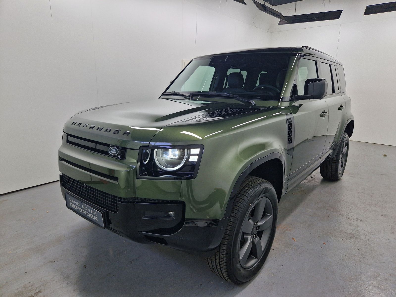 LAND ROVER Defender 110 3.0 Diesel D250 X-Dynamic SE 110 X-