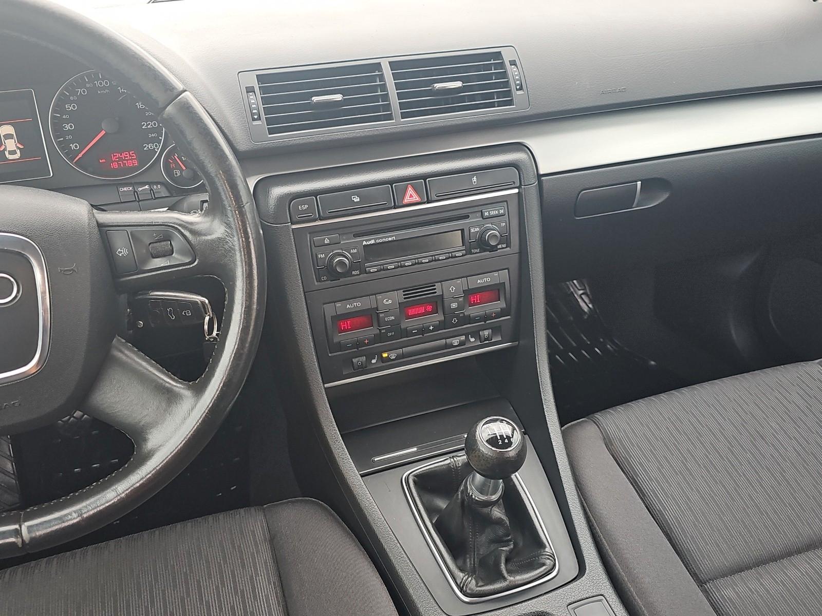 Audi A4 2006 — photo 28