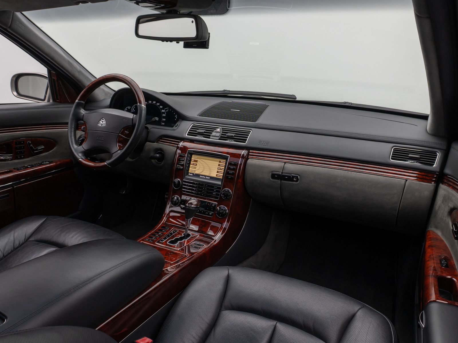 Fahrzeugabbildung Maybach 57 DUOTONE V12 Fondpaket Massage Solar VOLL