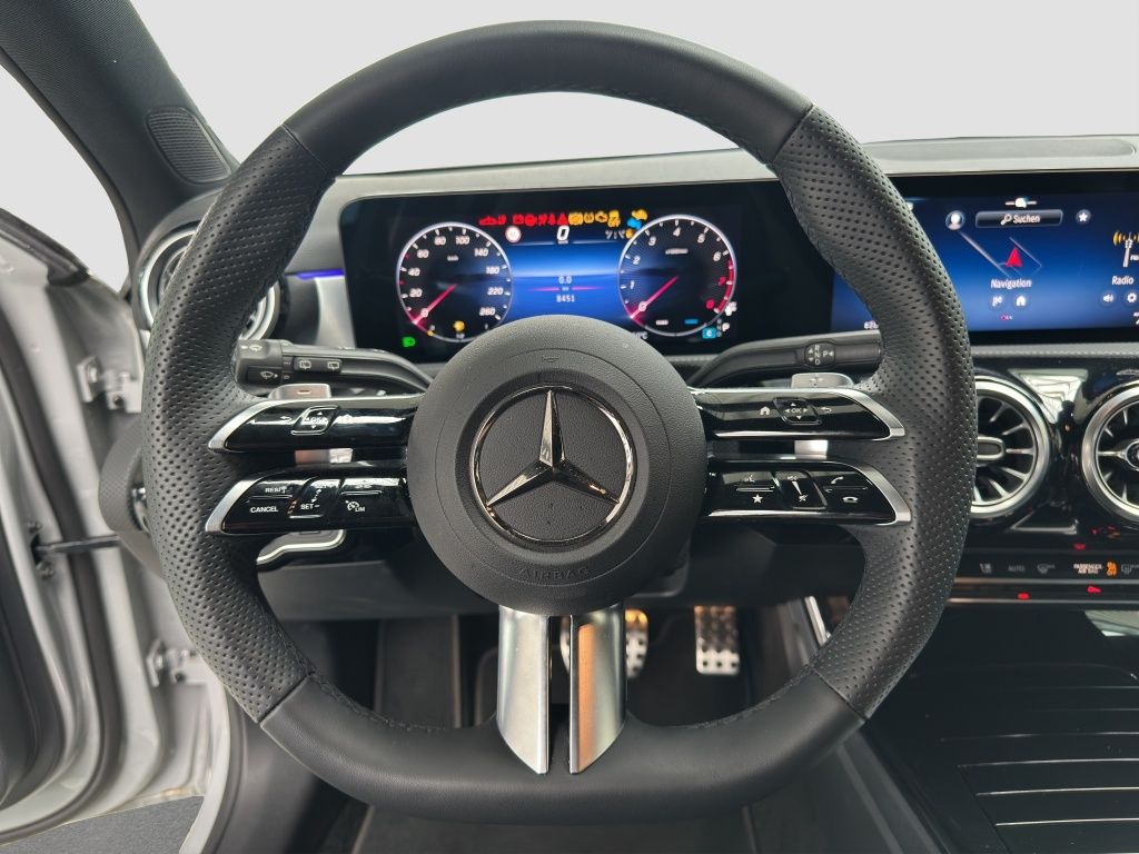 Fahrzeugabbildung Mercedes-Benz A 200 AMG*NIGHT*AHZV*LED*DAB*LENKRHZG*RFK*TWA*