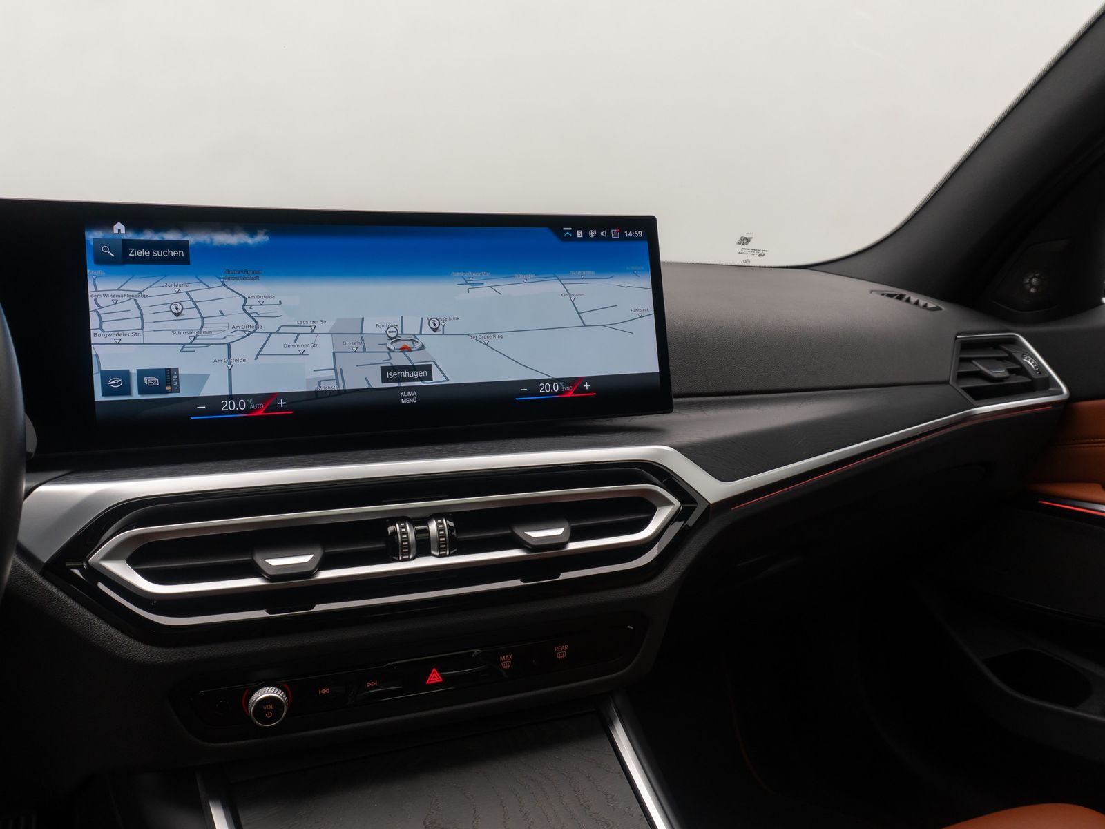 Fahrzeugabbildung BMW 330e Komfort DAB H/K Kamera Panorama Individual