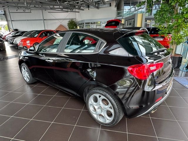 Fahrzeugabbildung Alfa Romeo Giulietta KLIMA XENON NAVI ALU