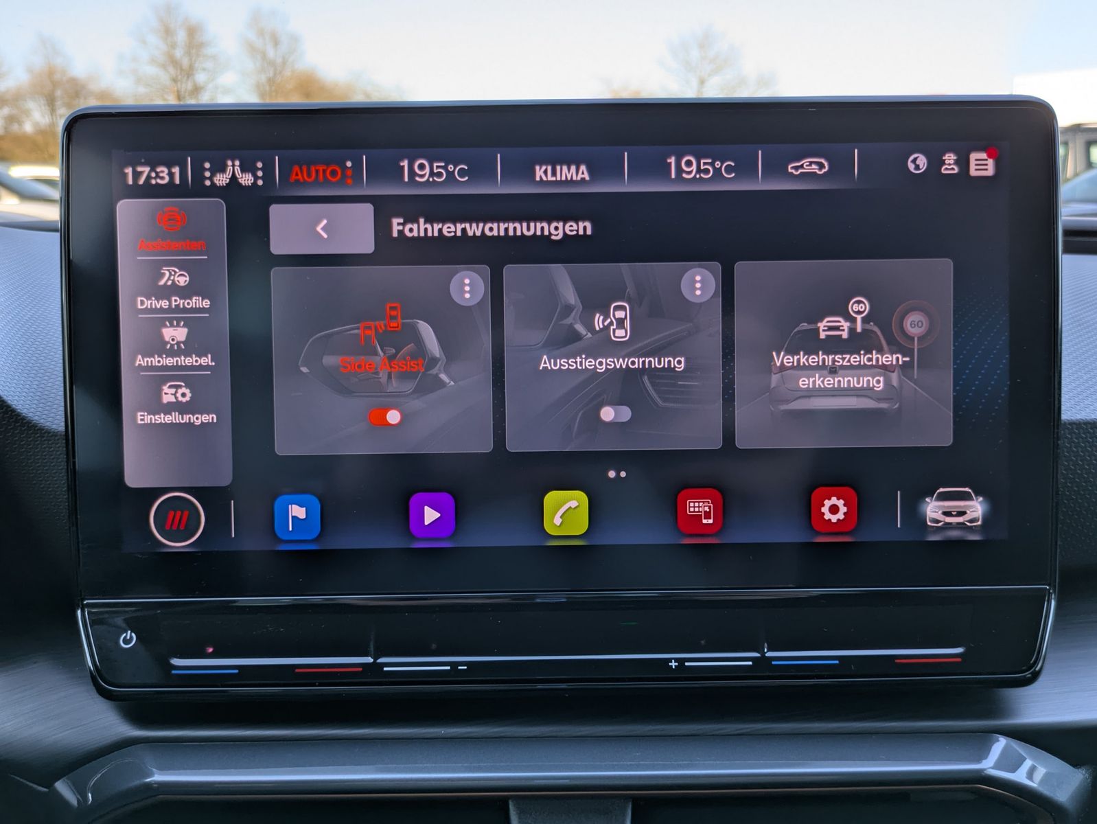 Fahrzeugabbildung CUPRA Leon 1.5 eTSI DSG MATRIX-LED*ACC*APP*KAMERA*18"