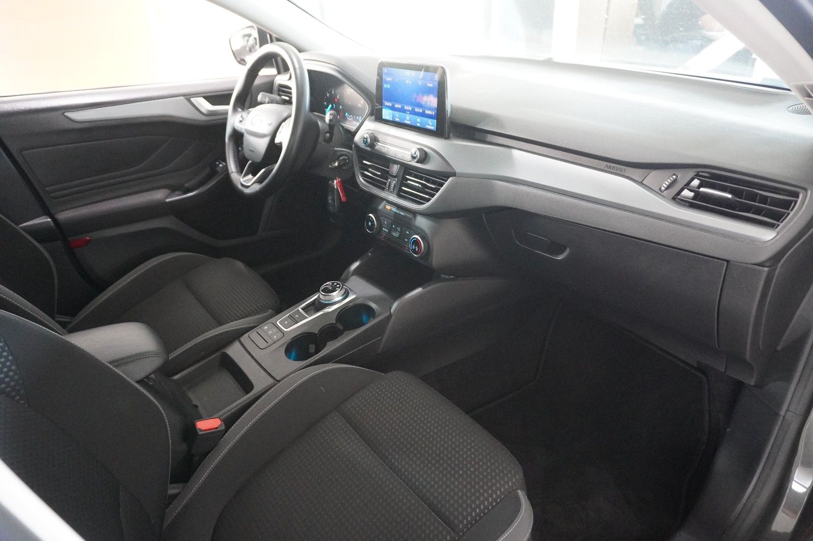 Fahrzeugabbildung Ford Focus Turnier 1.5D COOL & CONN. NAVI/LED/KAMERA
