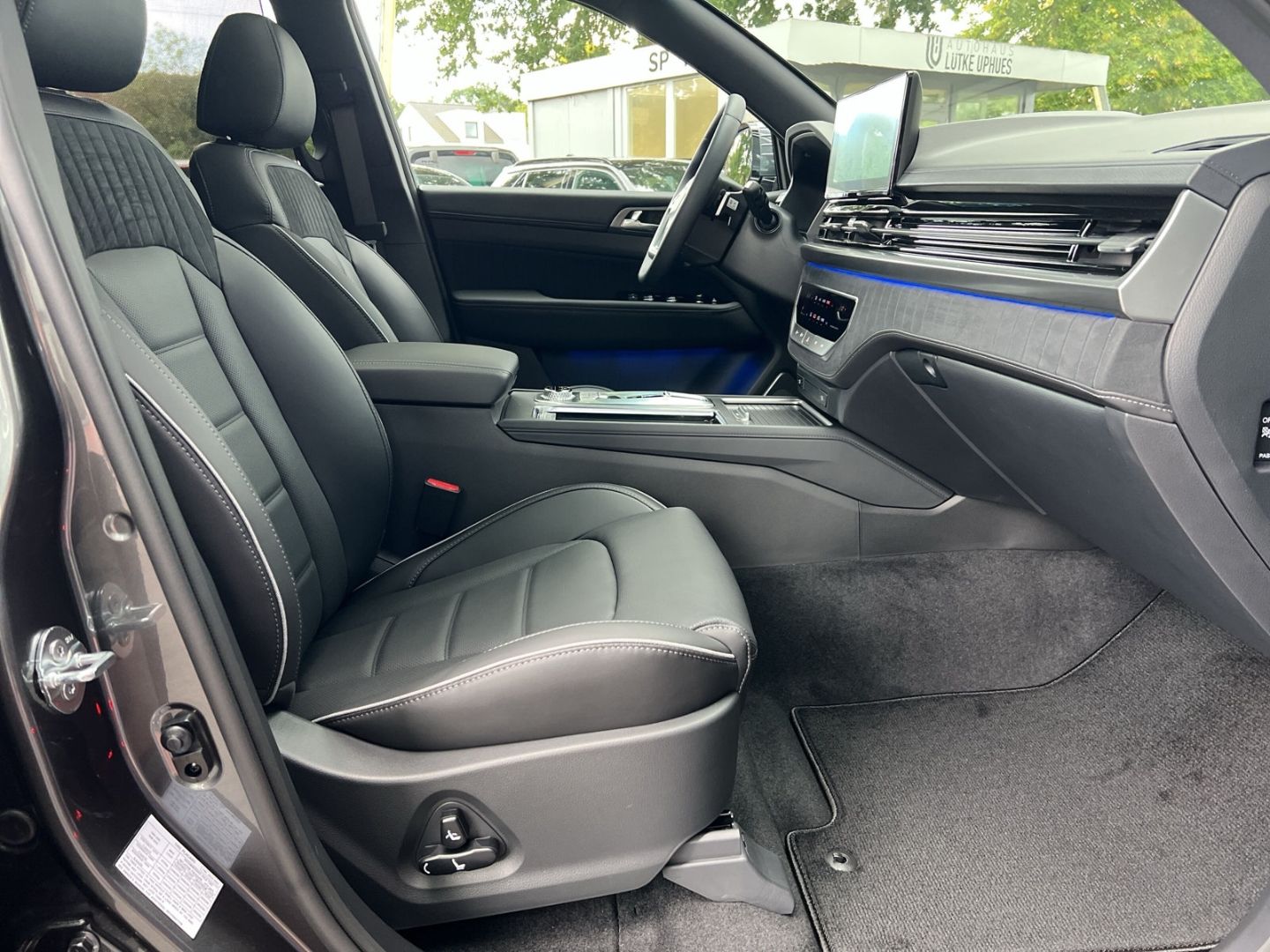 Fahrzeugabbildung KGM Rexton 2.2 Lux 8 AT AWD Navi Leder 360 Kamera