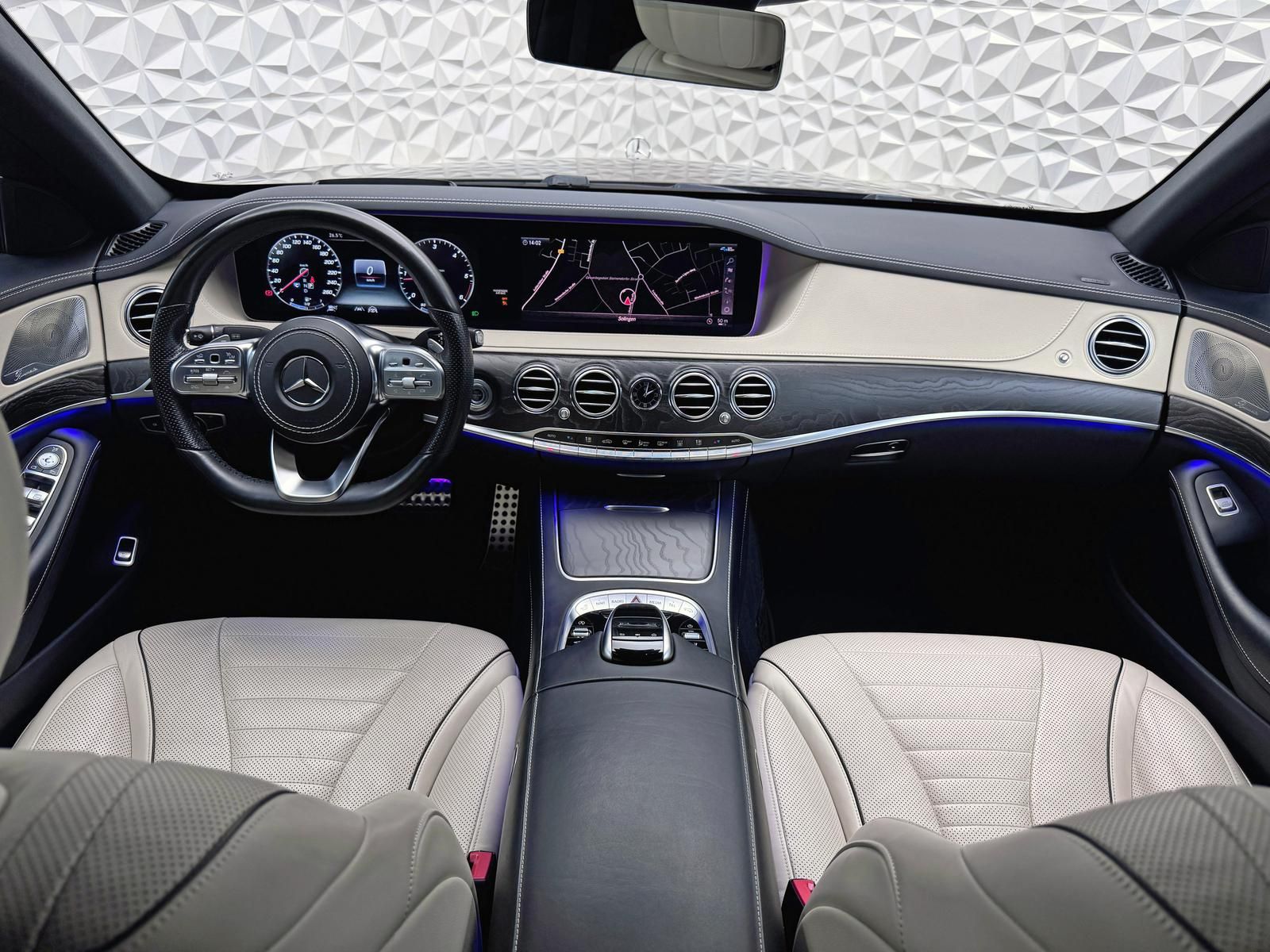 Fahrzeugabbildung Mercedes-Benz d AMG*4MATIC*LUFT*BURMESTER*STANDHEIZ*MASSAGE