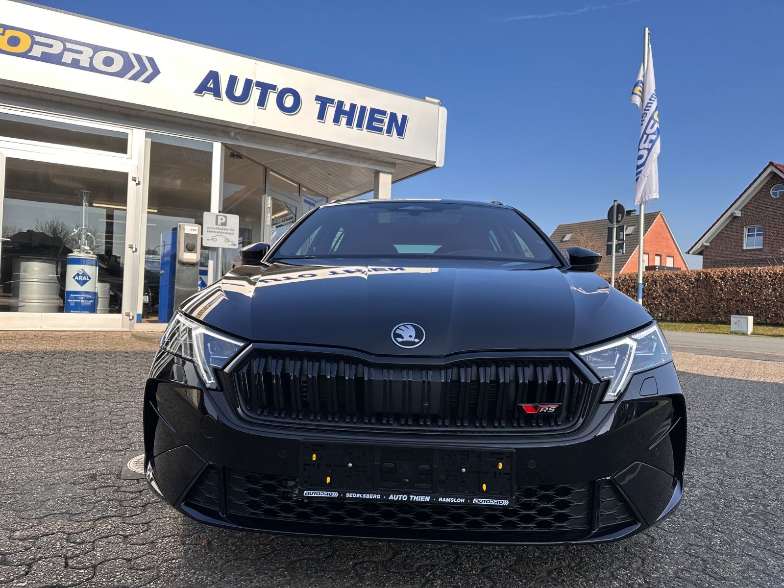 Fahrzeugabbildung SKODA Octavia Combi RS 2.0 TSI Matrix/Pano/Navi/ACC