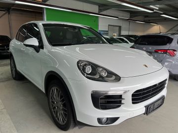 Porsche Cayenne - 1