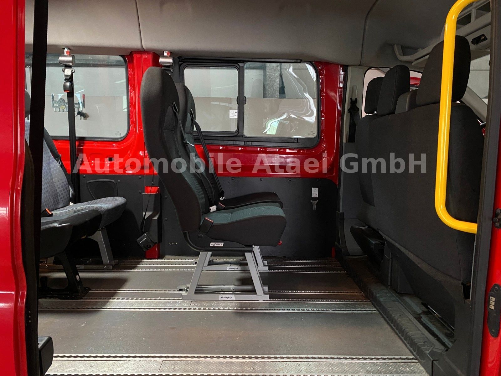Fahrzeugabbildung Ford Transit 350 L3H2 *Rollstuhl-Lift* 8-Sitze (8928)