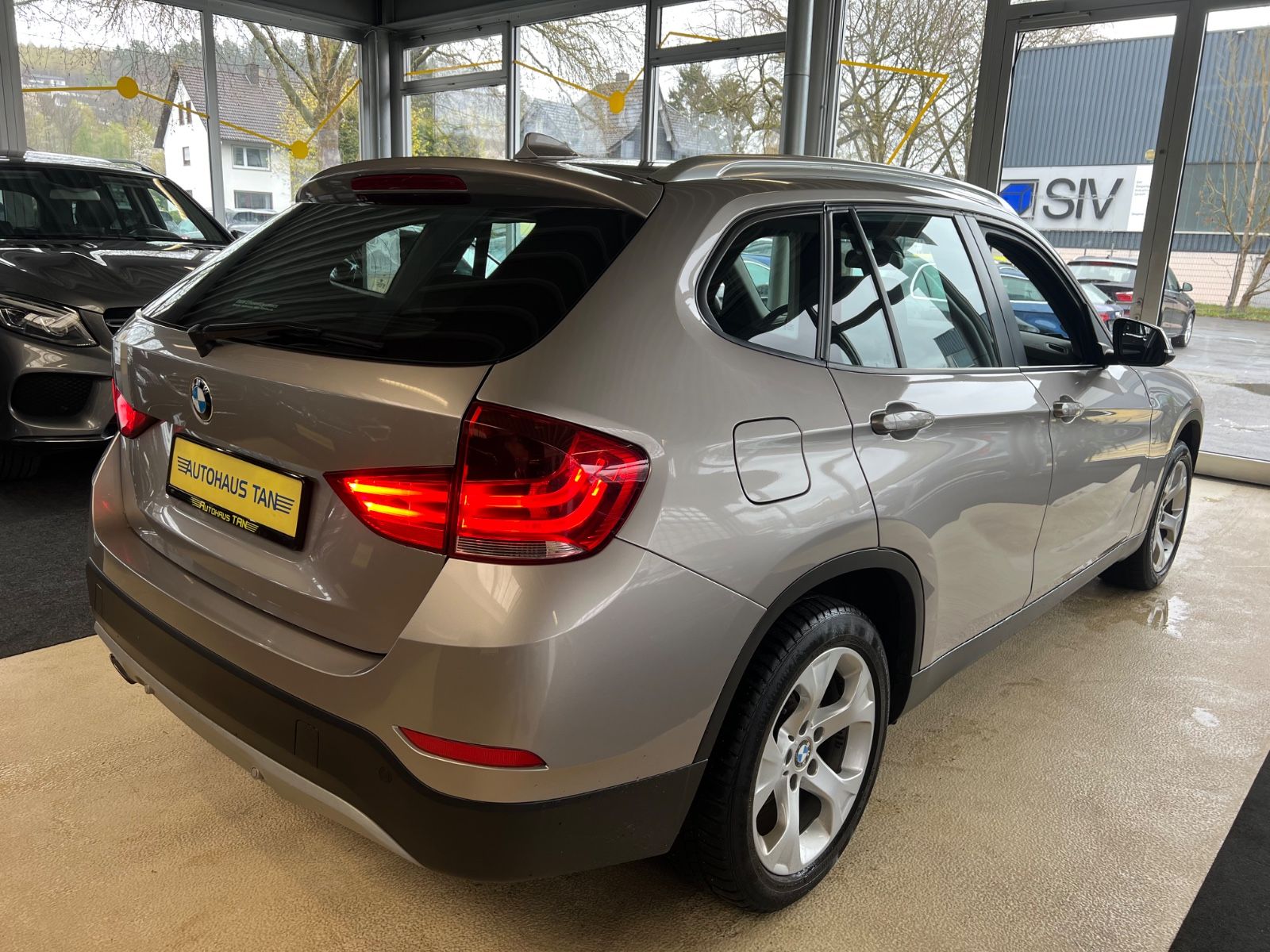 Fahrzeugabbildung BMW X1 18 d xDrive *LED/XENON*NAVI*MEMORY*