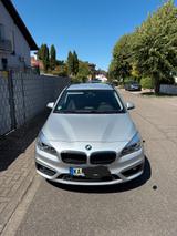 BMW 220i Active Tourer  Garantie, LED,AHK,TÜV neu - BMW 220 Active Tourer von privat