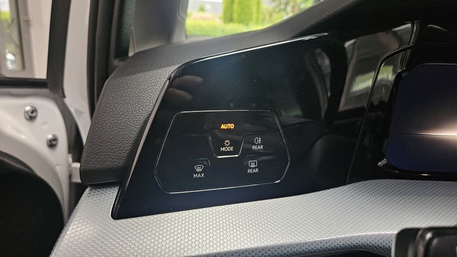 Volkswagen Golf VIII Lim 1.5 eTSI Goal DSG Navi DiscoverPRO foto 18