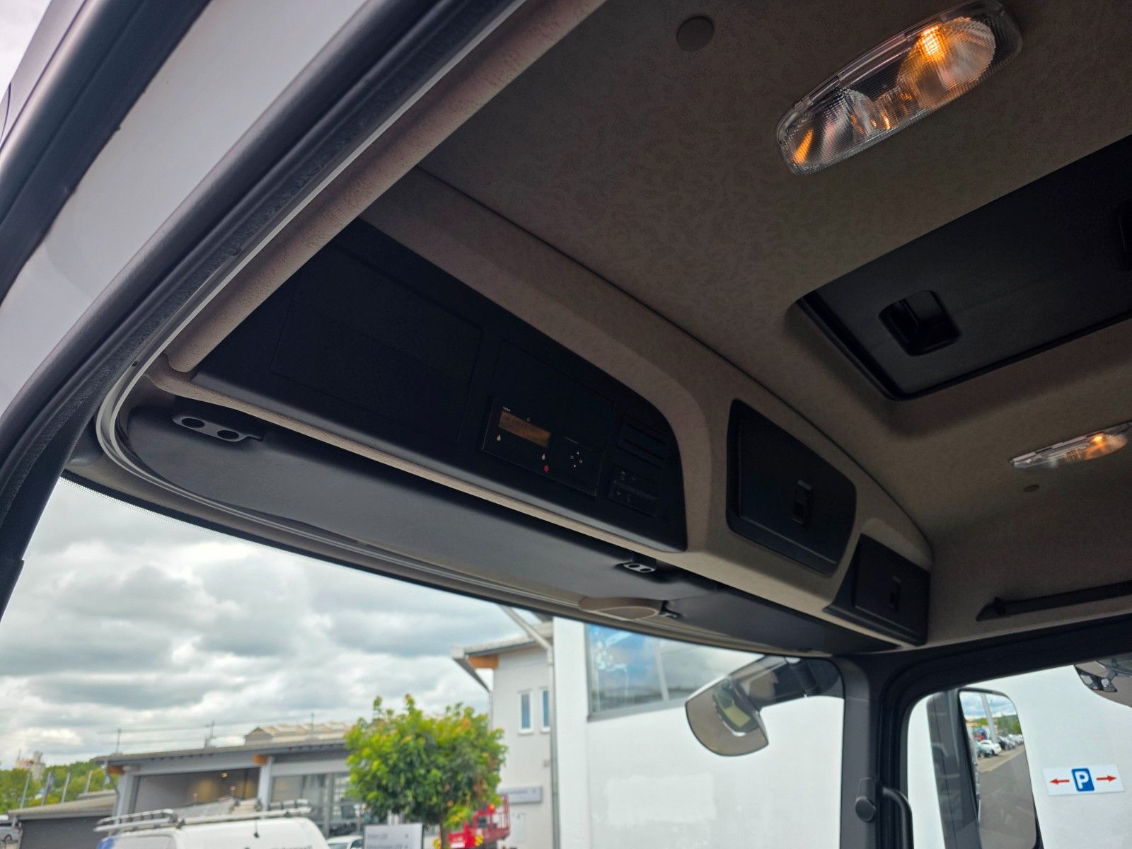 Fahrzeugabbildung Mercedes-Benz Actros 2542 L 6x2 BDF Retarder ADR