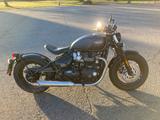Triumph Bonneville Bobber 