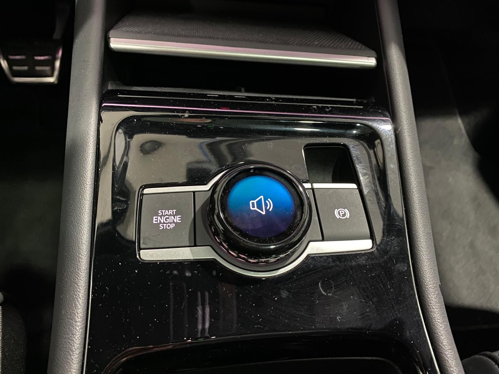Fahrzeugabbildung Volkswagen Tiguan 2.0 TDI 4M R-Line/Leder/Pano/Matrix/AHK/