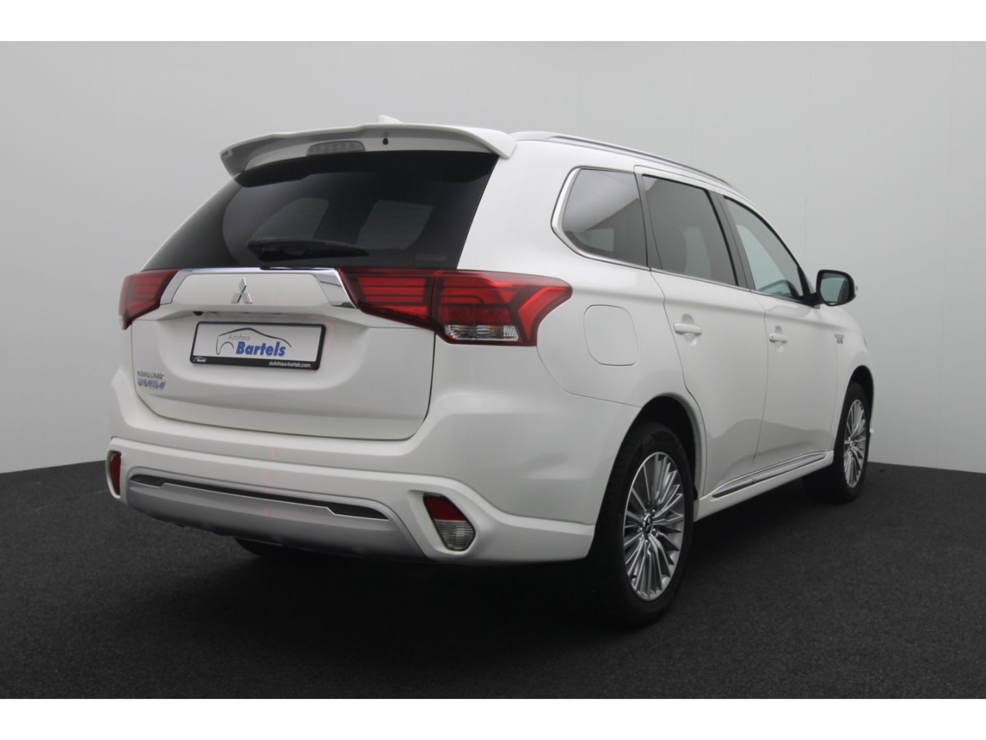 Fahrzeugabbildung Mitsubishi Plug-in Hybrid Outlander PHEV Basis 4WD Tempomat