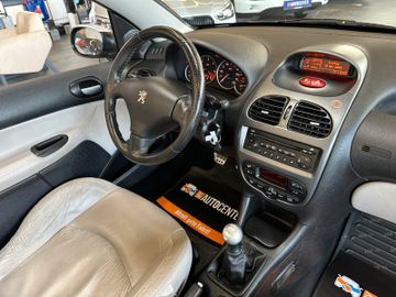 Peugeot 206 Cabriolet CC Platinum *TÜV NEU* Alu*Navi*