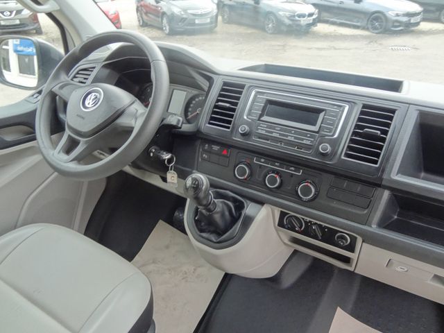 Fahrzeugabbildung Volkswagen T6 Transporter/Kombi lang/AHK/58.500Km/9 SITZER