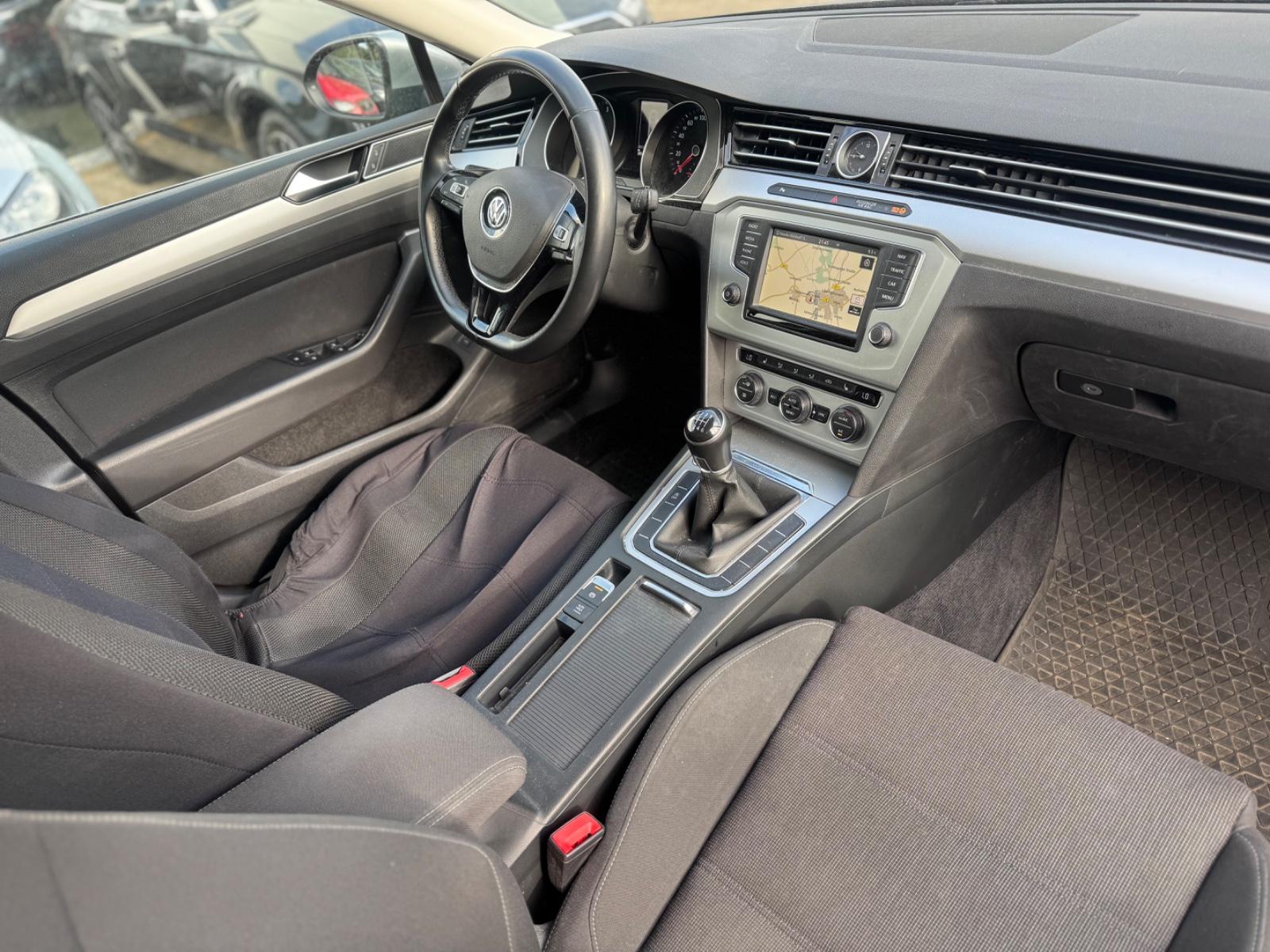 Volkswagen Passat 2015 — photo 20