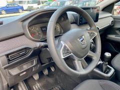 Fahrzeugabbildung Dacia Sandero Comfort KLIMA NAVI SHZ CARPLAY DAB+