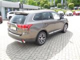 Mitsubishi Outlander Edition 4WD*AHK-Sitz- und Lenkradheizu - Mitsubishi Outlander mit Benzin-Antrieb: Allradantrieb