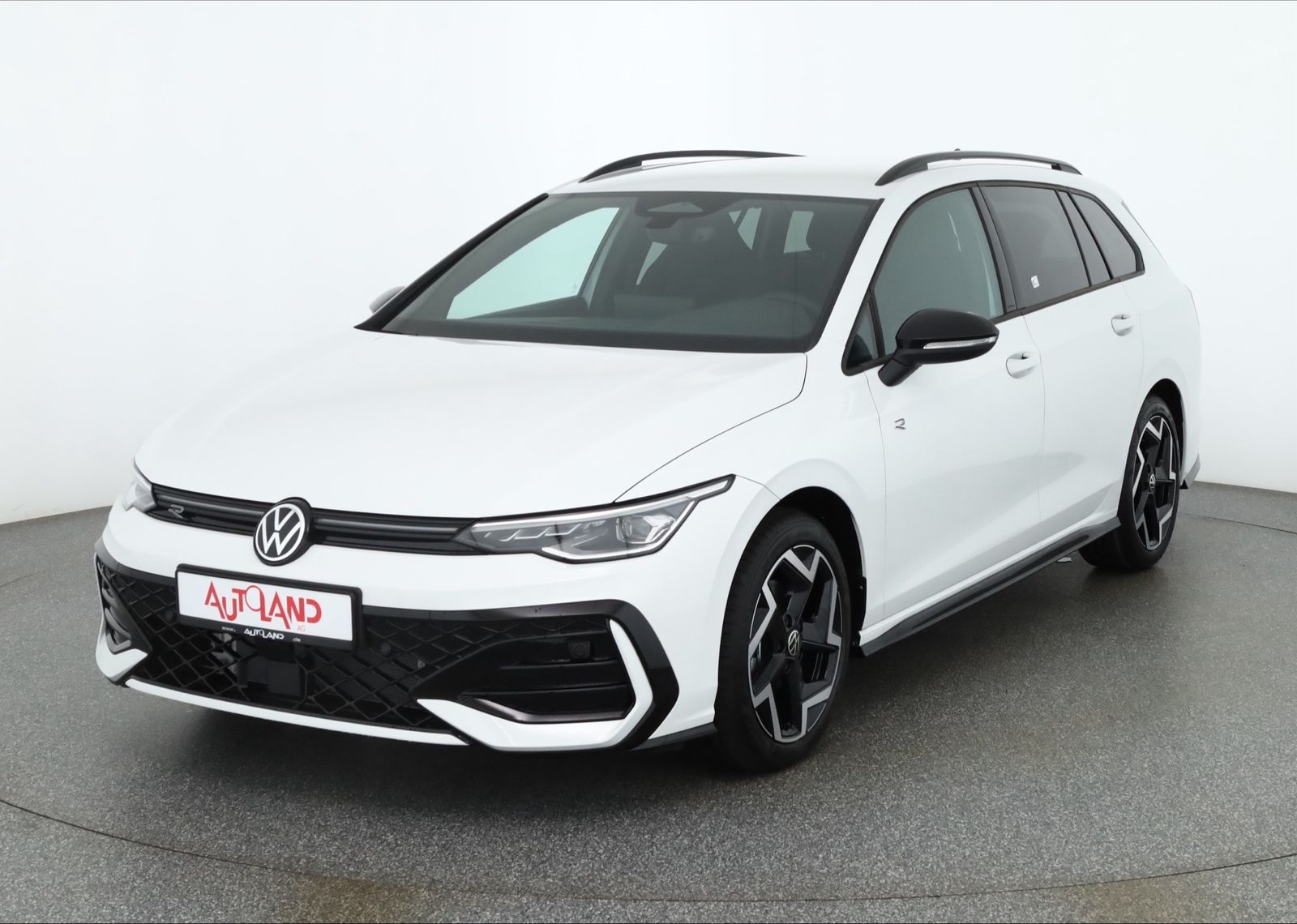 Volkswagen Golf VIII Variant 1.5 eTSI R-Line DSG LED ACC AH
