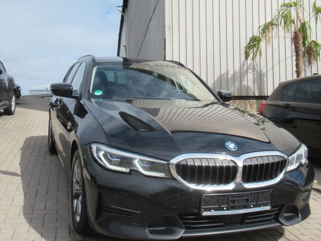 Image of BMW 330