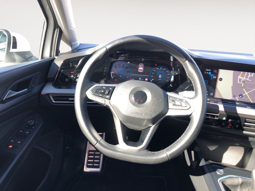 Fahrzeugabbildung Volkswagen Golf 1.5 TSI OPF Life ACC Top Zustand