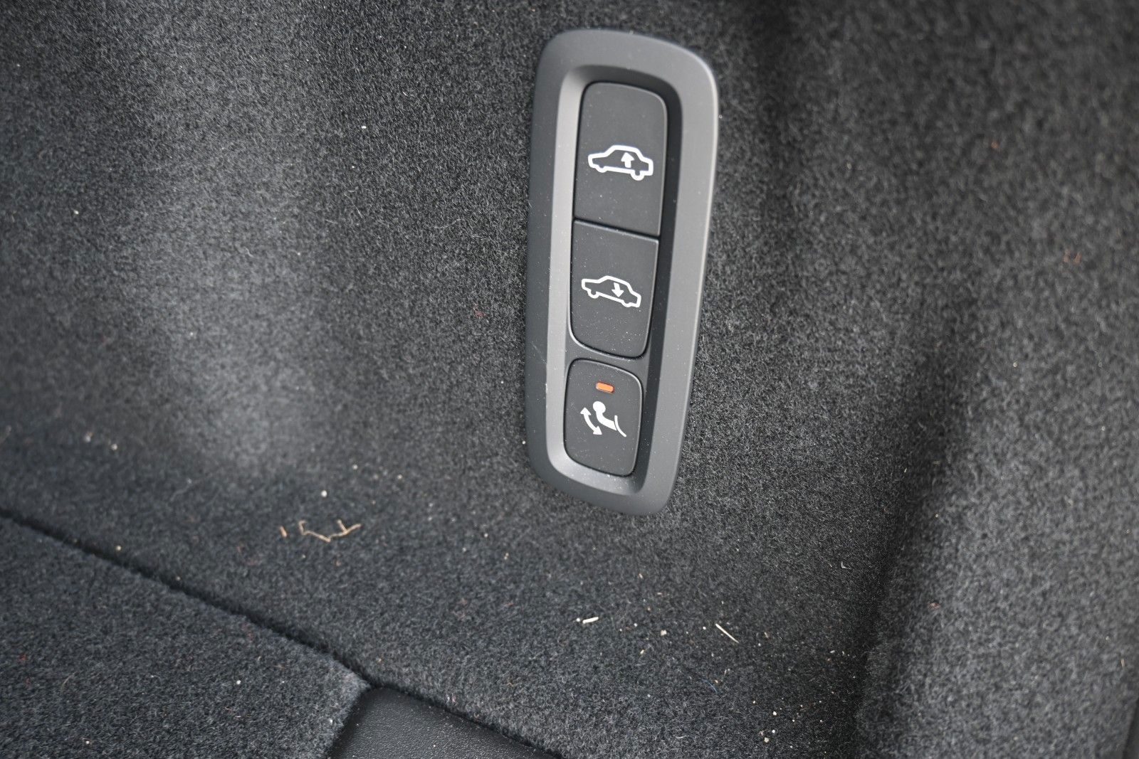 Fahrzeugabbildung Volvo XC60 B5 B  Ultra Dark AWD*B&W*PANO*LUFT*AHK*