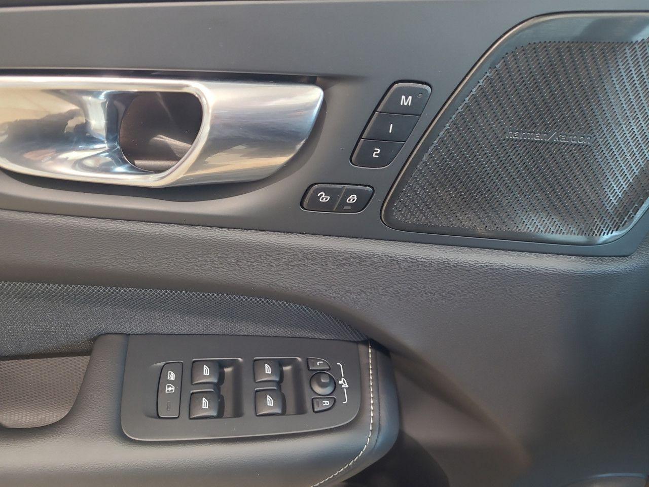 Volvo XC60 XC 60 Plus Dark AWD Bluetooth Navi LED Klima, миниатюра 6