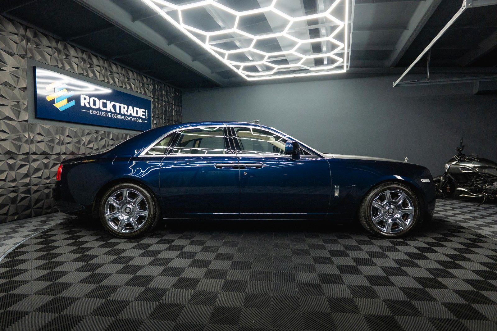 Fahrzeugabbildung Rolls-Royce Ghost V12 Full Service *Panorama*TV*360*HU*19%*
