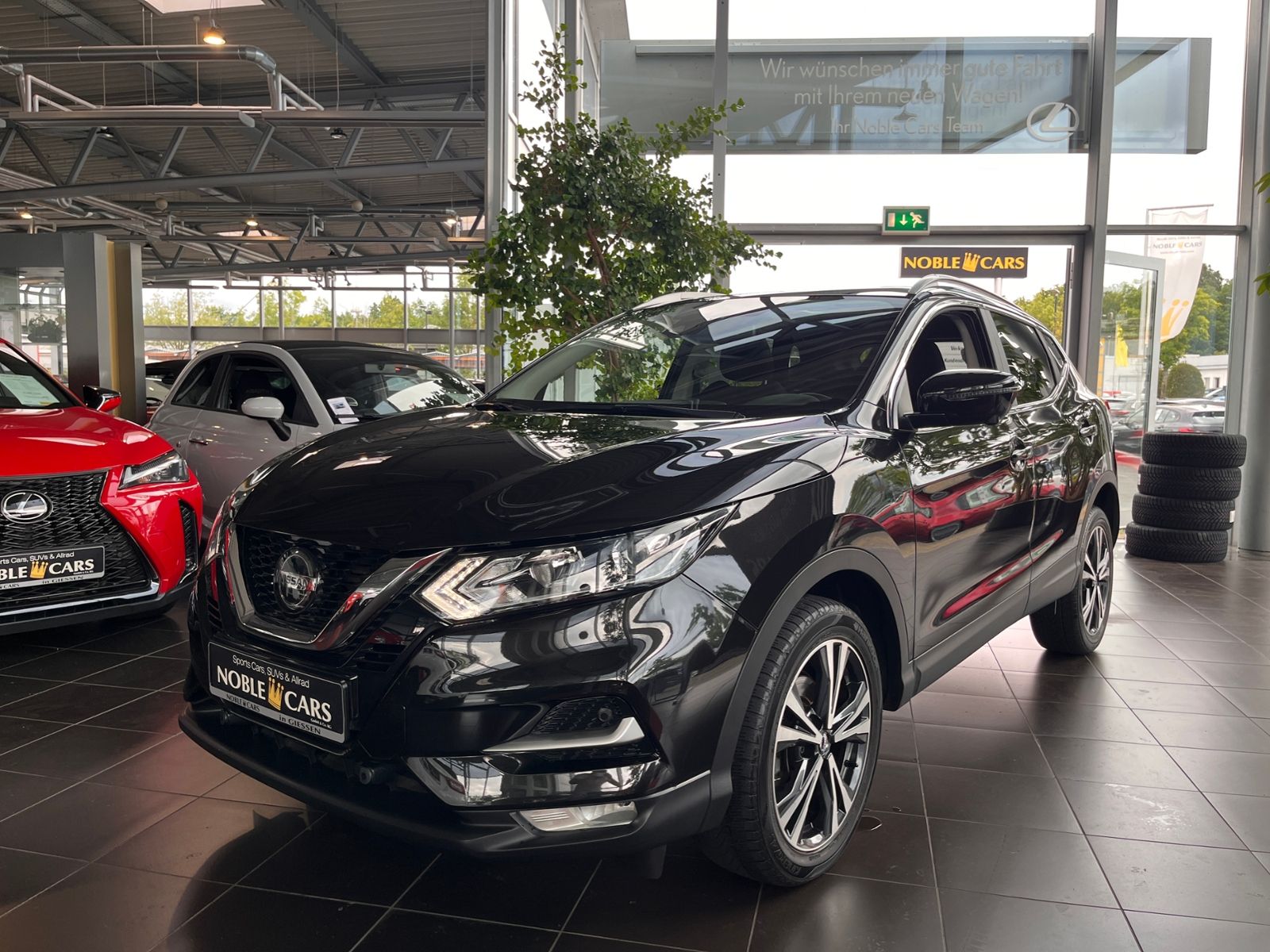 Fahrzeugabbildung Nissan Qashqai Zama AHK PANO NAV RFK SHZ