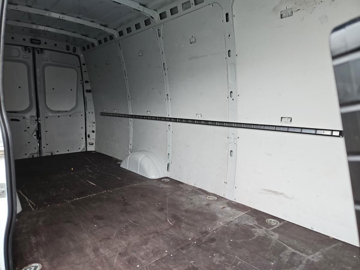 Fahrzeugabbildung Iveco Daily 35S16V