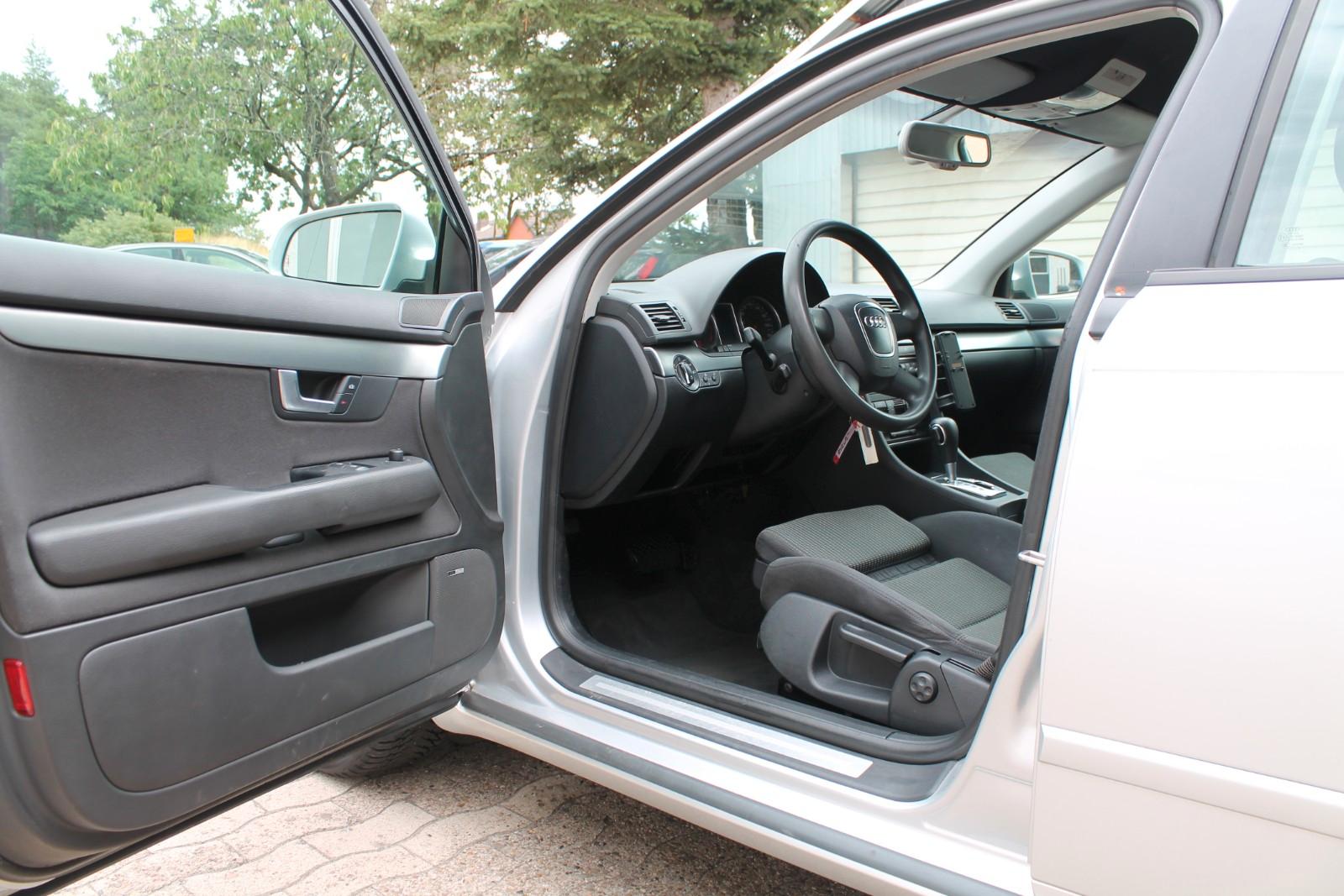 Audi A4 2005 — photo 9