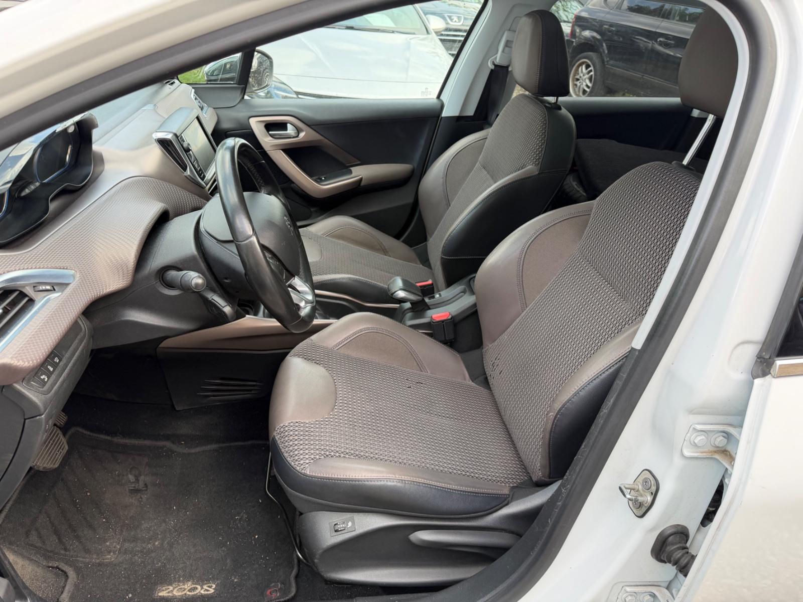 Peugeot 2008 Allure-TOP AUSSTATTUNG!!!!
