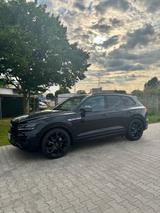 Volkswagen Touareg 3.0 V6 R Line Black Edition 22 Zoll