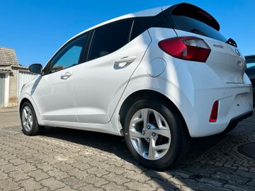 Hyundai i10 1.0 CONNECT & GO - NAVI - SOFORT