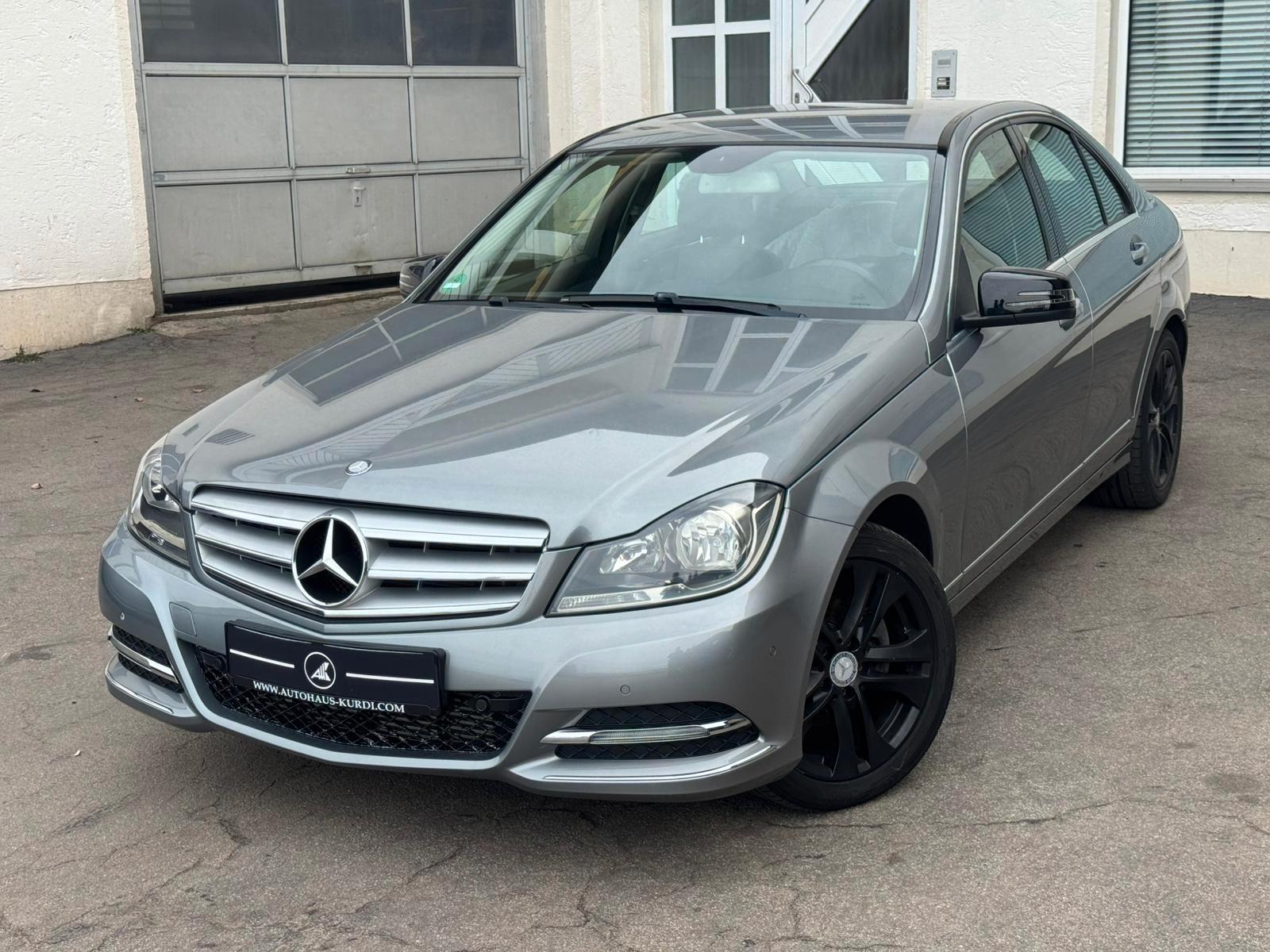 Mercedes-Benz C200CDI BE Lim Elegance 8-FACH NAVI TEMPOMAT SHZ